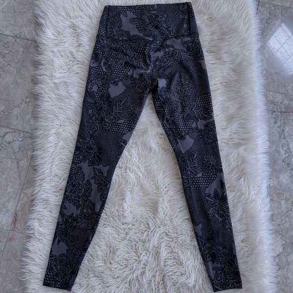 Small Nike Floral Print Dri-Fit Leggings - Picture 3 of 3